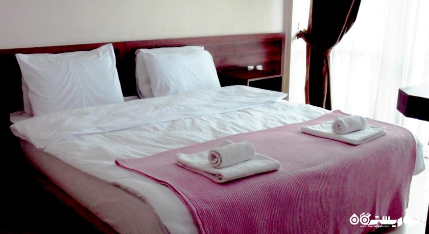 تخت بزرگ اتاق فمیلی